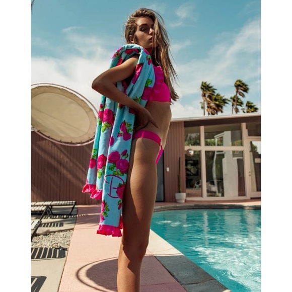 NWT beach bunny garden of Eden beach towel size XL - Picture 2 of 9